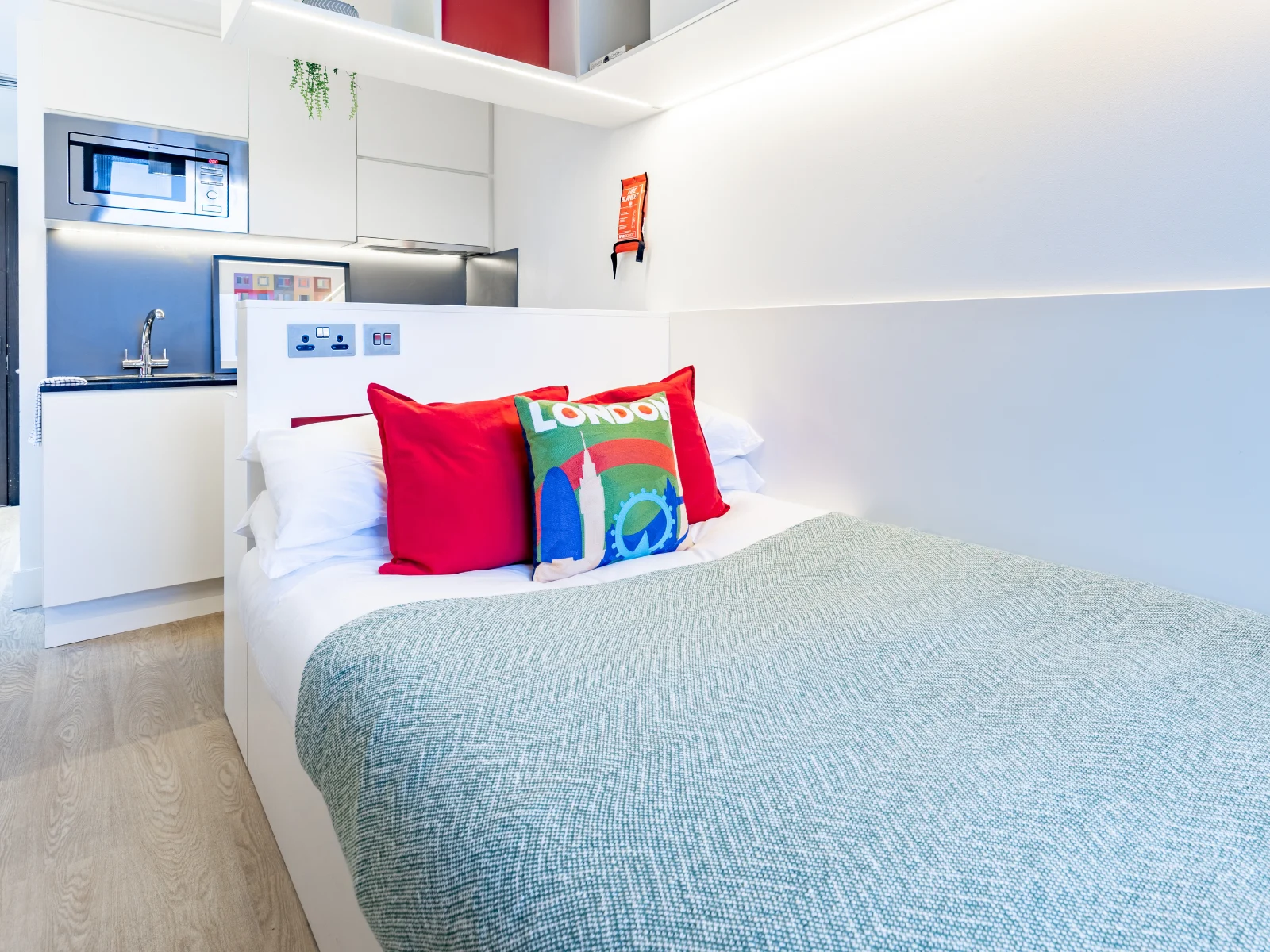  Premium Studio  -  Spring Mews  - Gallery -  4