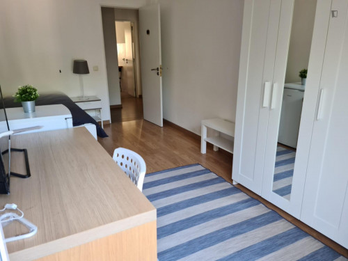 Welcoming single bedroom with a balcony, near the Oeiras train station