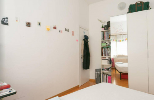 Double bedroom in a 4-bedrooms apartment - Gallery - 16