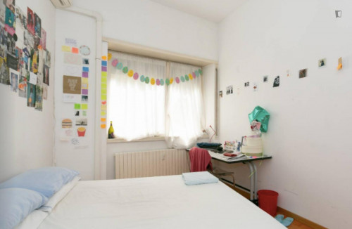 Double bedroom in a 4-bedrooms apartment - Gallery - 18