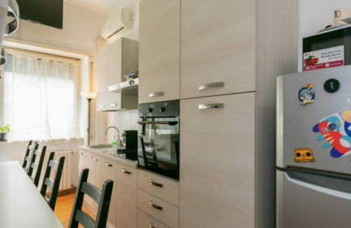 Double bedroom in a 4-bedrooms apartment - Gallery - 11