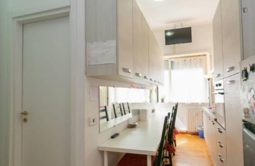 Double bedroom in a 4-bedrooms apartment - Gallery - 9