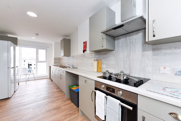 En-Suite Silver - 6