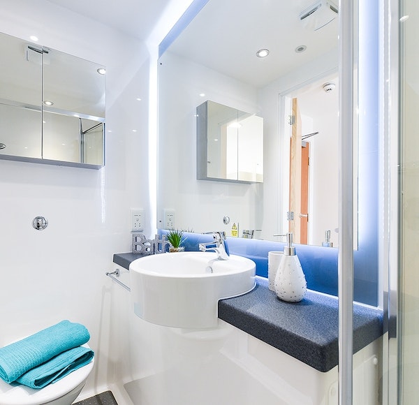  En-Suite Bronze  -  Pittodrie Street  - Gallery -  7