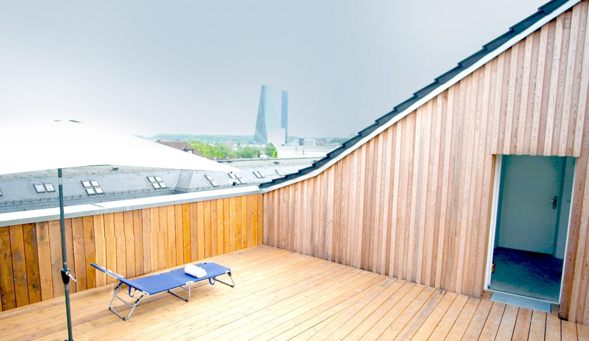 1-bedroom apartment, with outdoor area