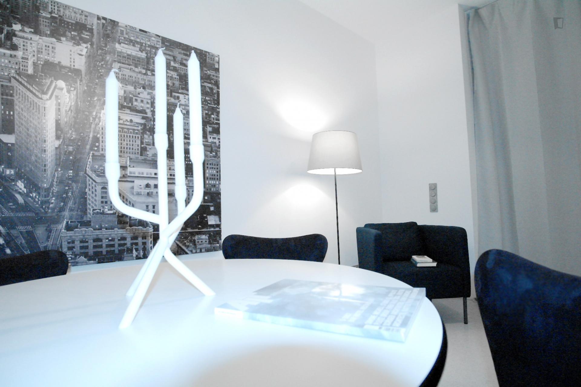 1-bedroom apartment, with outdoor area