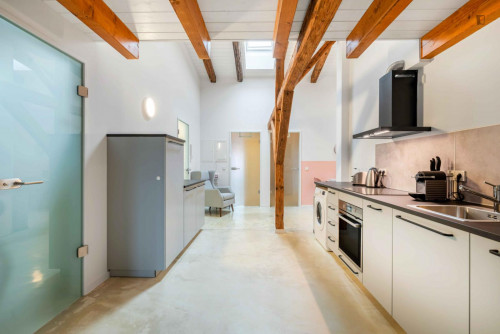 Cozy single bedroom in a 5 bedroom apartment in Altstadt-Lehel