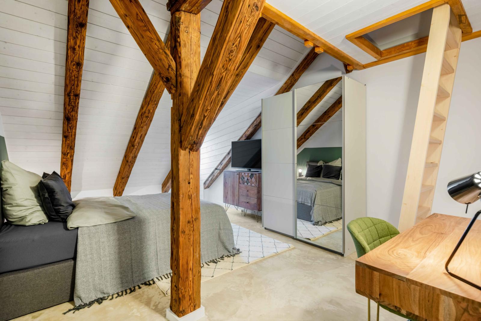 Cozy Single Bedroom In A 5 Bedroom Apartment In Altstadt-Lehel - Cozy single bedroom in a 5 bedroom apartment in Altstadt-Lehel - Gallery - 1