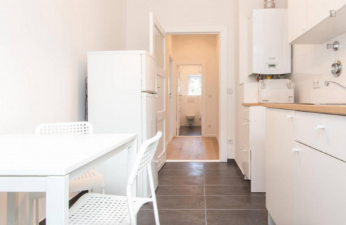 Wonderful room in 3-bedroom apartment - Gallery - 5