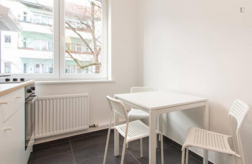Wonderful room in 3-bedroom apartment - Gallery - 10