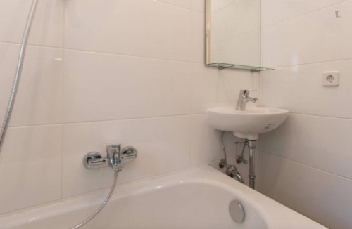 Wonderful room in 3-bedroom apartment - Gallery - 11