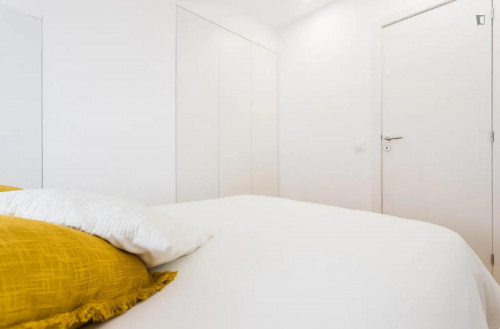 LOVELY 1-Bedrom close to ISEG, IADE and Chiado. Premium location!