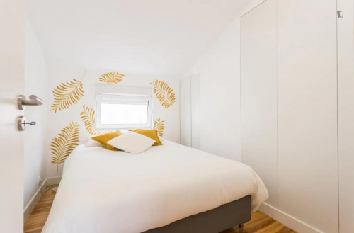 LOVELY 1-Bedrom close to ISEG, IADE and Chiado. Premium location!