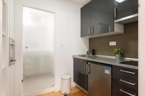 Splendid flat next to IADE - Faculdade de Design, Tecnologia e Comunicação - Gallery - 10