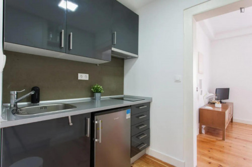 Splendid flat next to IADE - Faculdade de Design, Tecnologia e Comunicação - Gallery - 8