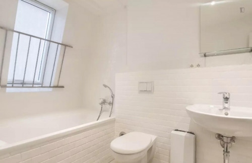 Spacious single bedroom in Kreuzberg - Gallery - 7