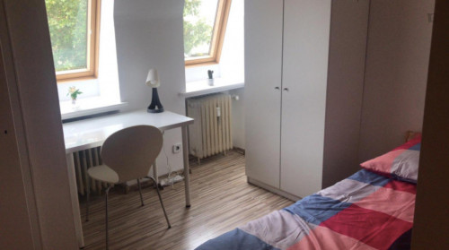 Bright single-bedroom in a 6-bedroom apartment in Bremen Altstadt right next to Wallanlagen Park