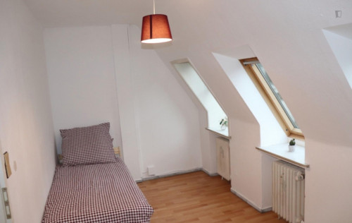 Bright single-bedroom in a 6-bedroom apartment in Bremen Altstadt right next to Wallanlagen Park - Gallery - 9