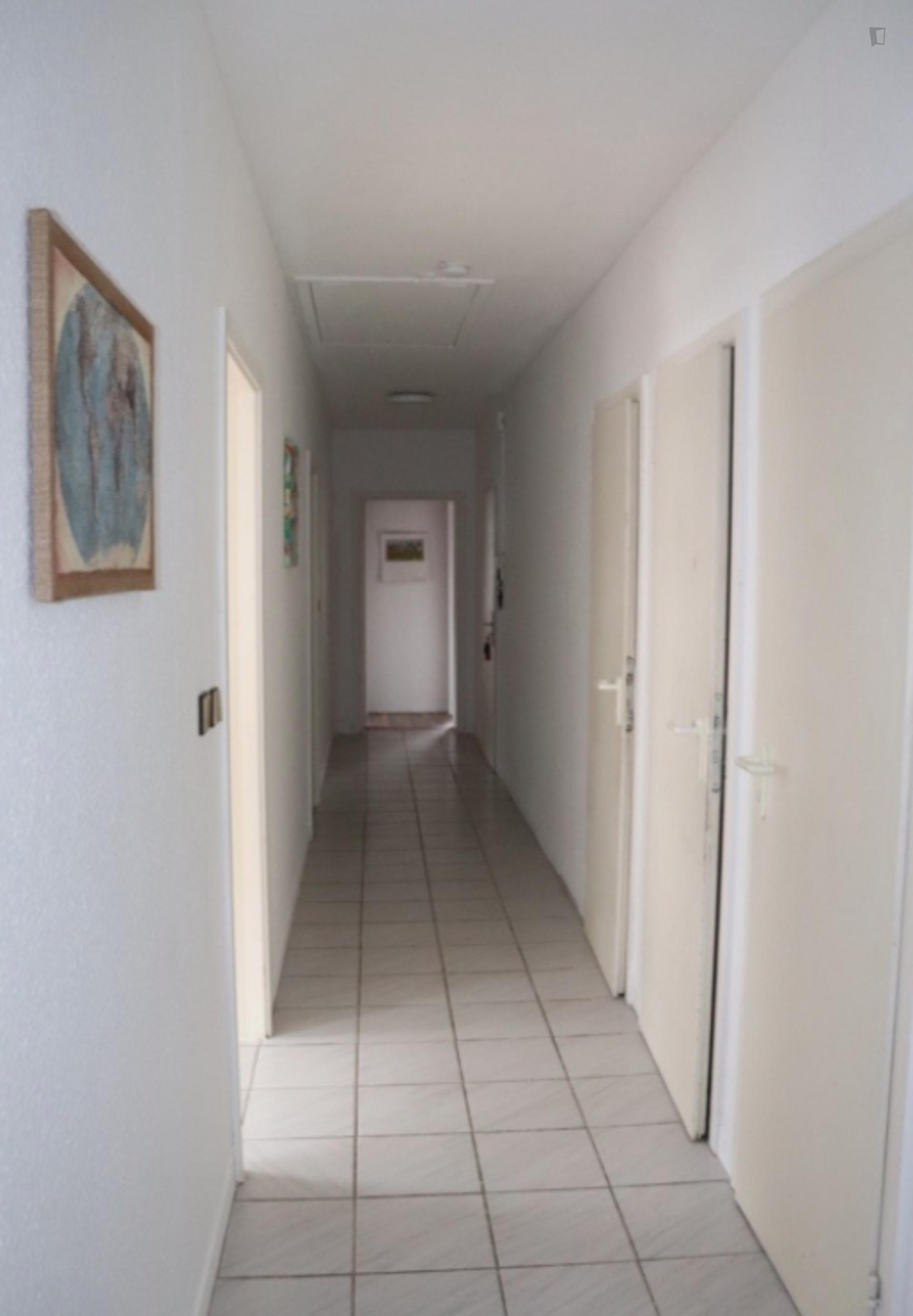 Bright single-bedroom in a 6-bedroom apartment in Bremen Altstadt right next to Wallanlagen Park
