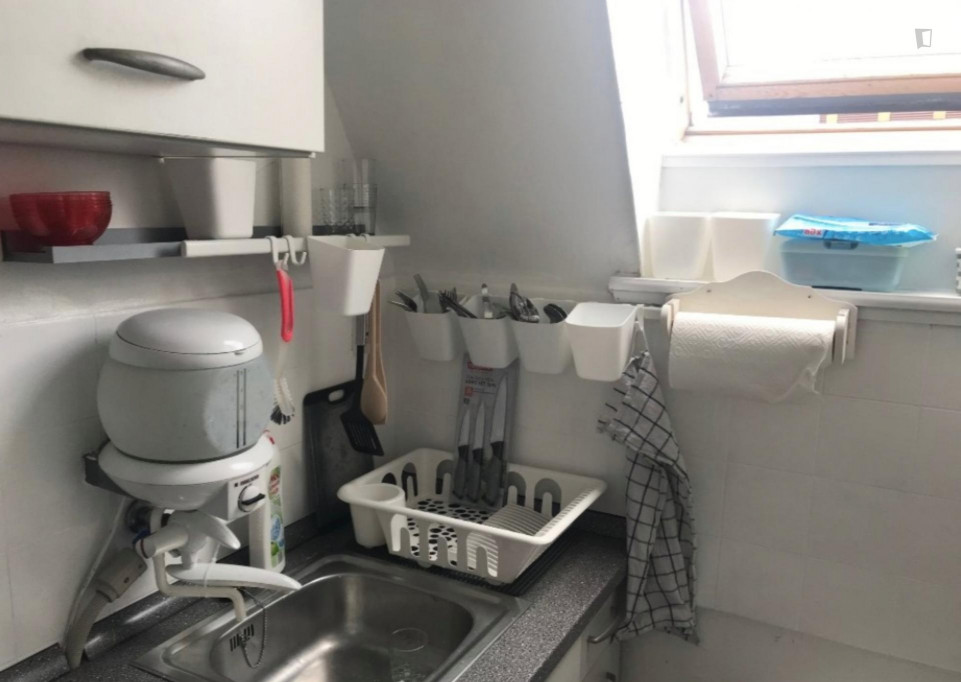 Bright single-bedroom in a 6-bedroom apartment in Bremen Altstadt right next to Wallanlagen Park