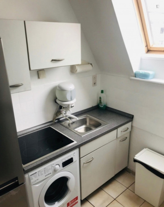 Bright single-bedroom in a 6-bedroom apartment in Bremen Altstadt right next to Wallanlagen Park