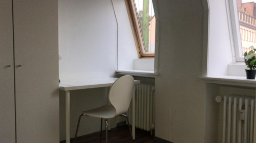 Spacious single-bedroom in a 6-bedroom apartment in Bremen Altstadt right next to Wallanlagen Park