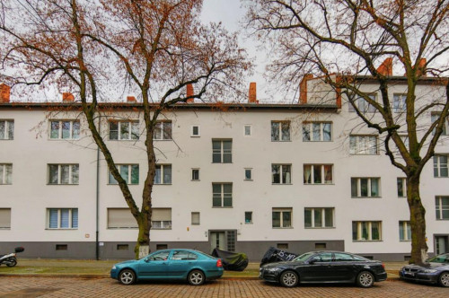 Single Bedroom with balcony in 3-bedroom Apartment - Gallery - 11