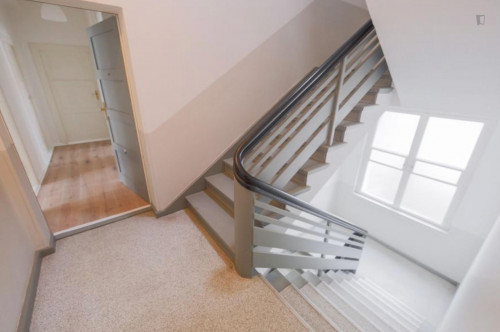 Single Bedroom with balcony in 3-bedroom Apartment - Gallery - 12