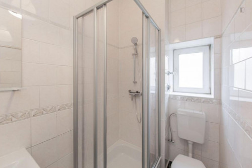 Single Bedroom with balcony in 3-bedroom Apartment - Gallery - 10