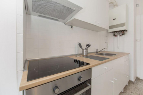 Single Bedroom with balcony in 3-bedroom Apartment - Gallery - 8