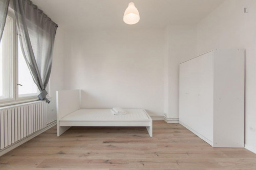 Single Bedroom with balcony in 3-bedroom Apartment