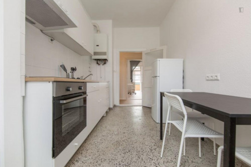 Single Bedroom with balcony in 3-bedroom Apartment - Gallery - 6