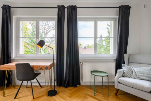 Charming double bedroom in Gablenberg