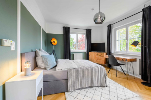 Charming double bedroom in Gablenberg