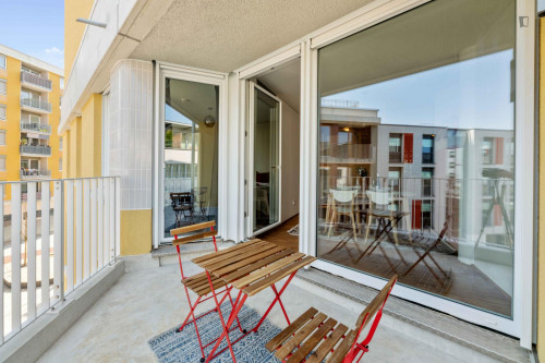 Ample single bedroom in a 4-bedroom apartment in Sendling-Westpark